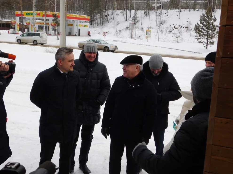 Губернатор Александр Усс и мэр Дивногорска Сергей Егоров (слева) DSCN1046.JPG