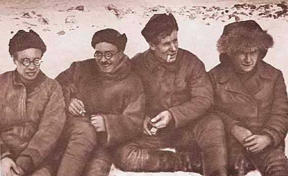1930—1932 гг. Н. Н. Урванцев, Г. А. Ушаков, С. П. Журавлёв, В. В. Ходов.jpg