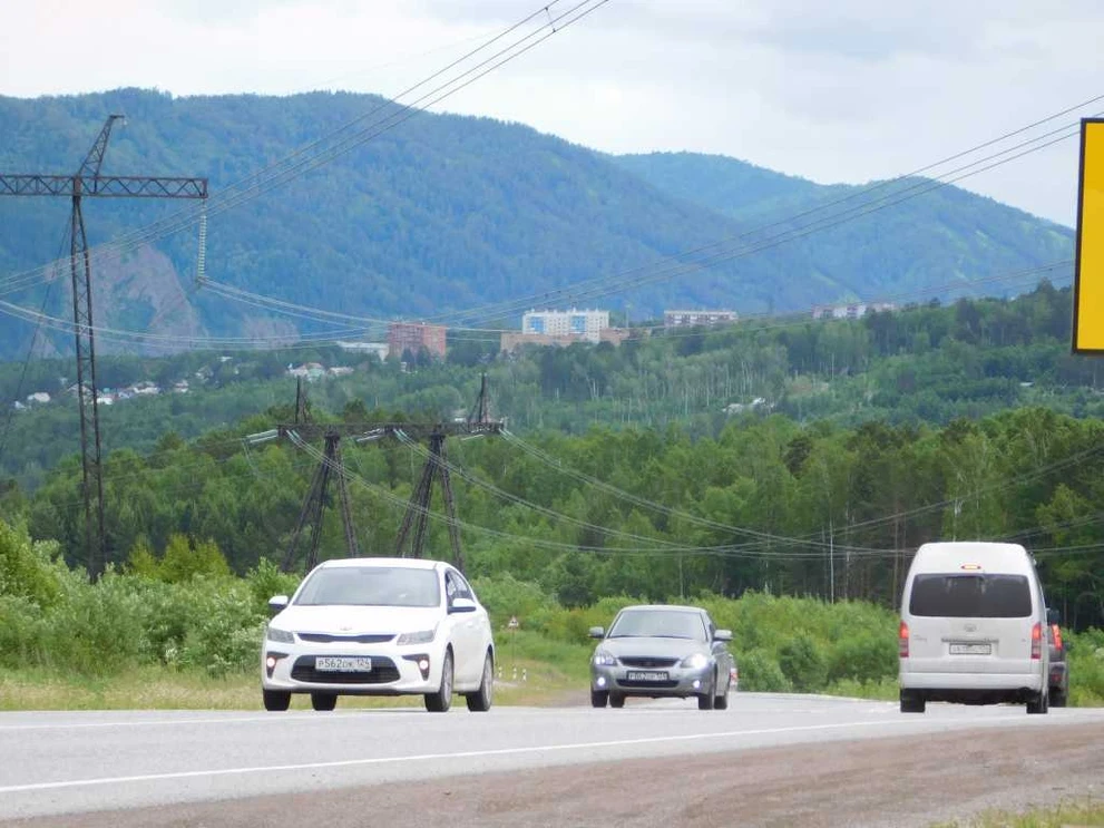 Пешком до Дивногорска будет далековато, хотя он отсюда и виден! DSCN2239.JPG