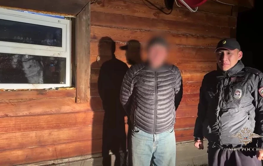 Полицейские в Туве спасли семью с детьми от разъярённого медведя