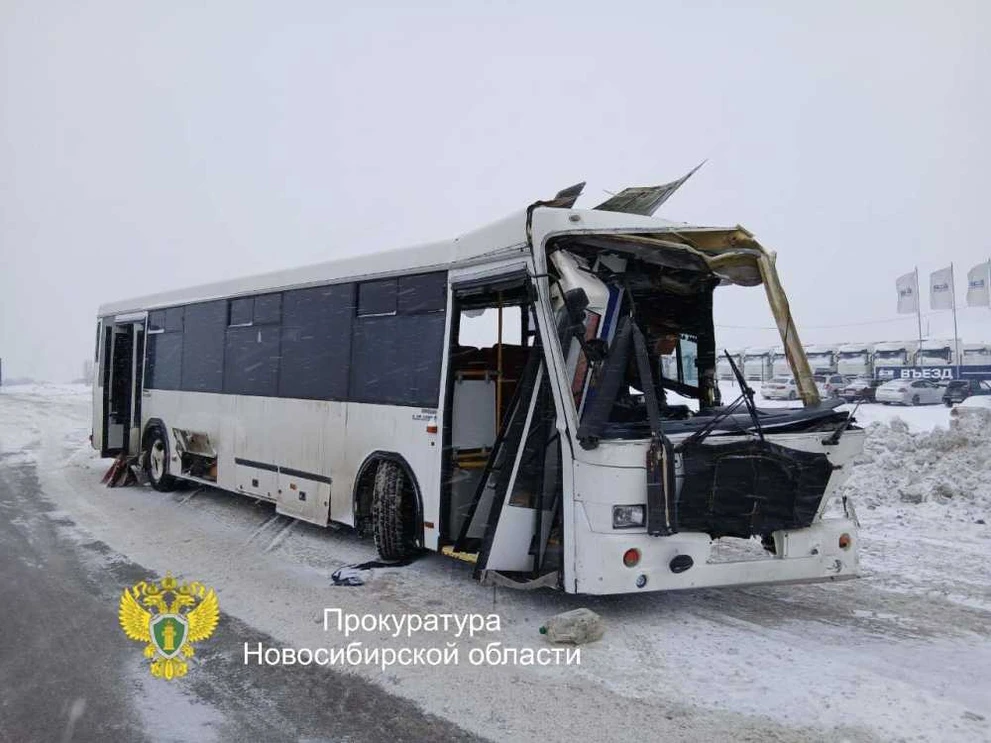 В Новосибирской области в ДТП пострадало 10 человек