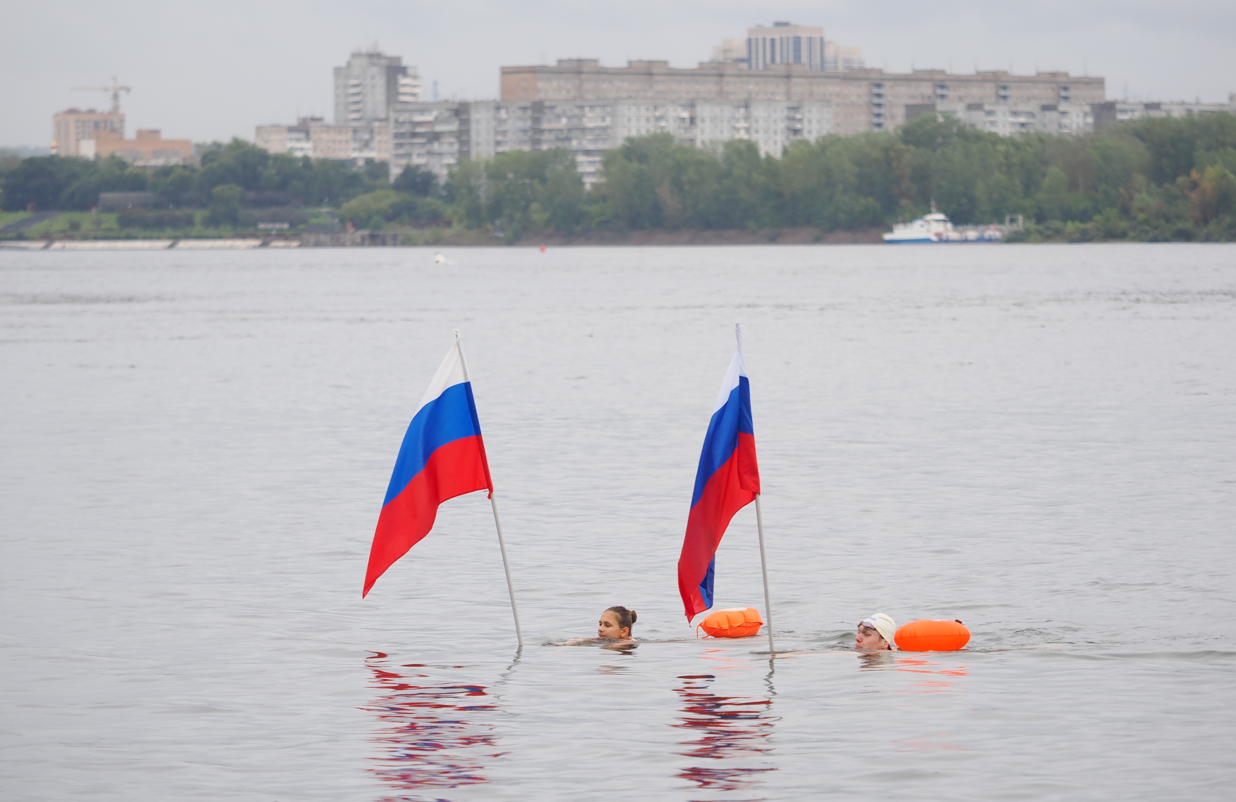 В Красноярском крае отпраздновали День Государственного флага России