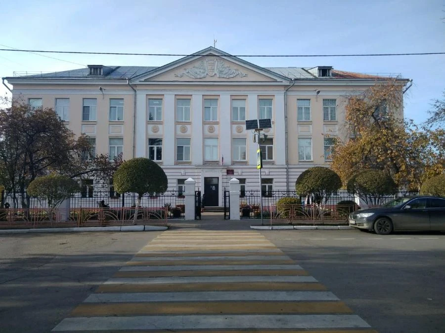 В иркутской школе рухнул потолок