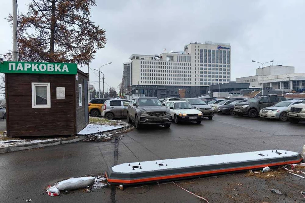 В Красноярске 27 ноября заработает платная парковка у Коммунального моста