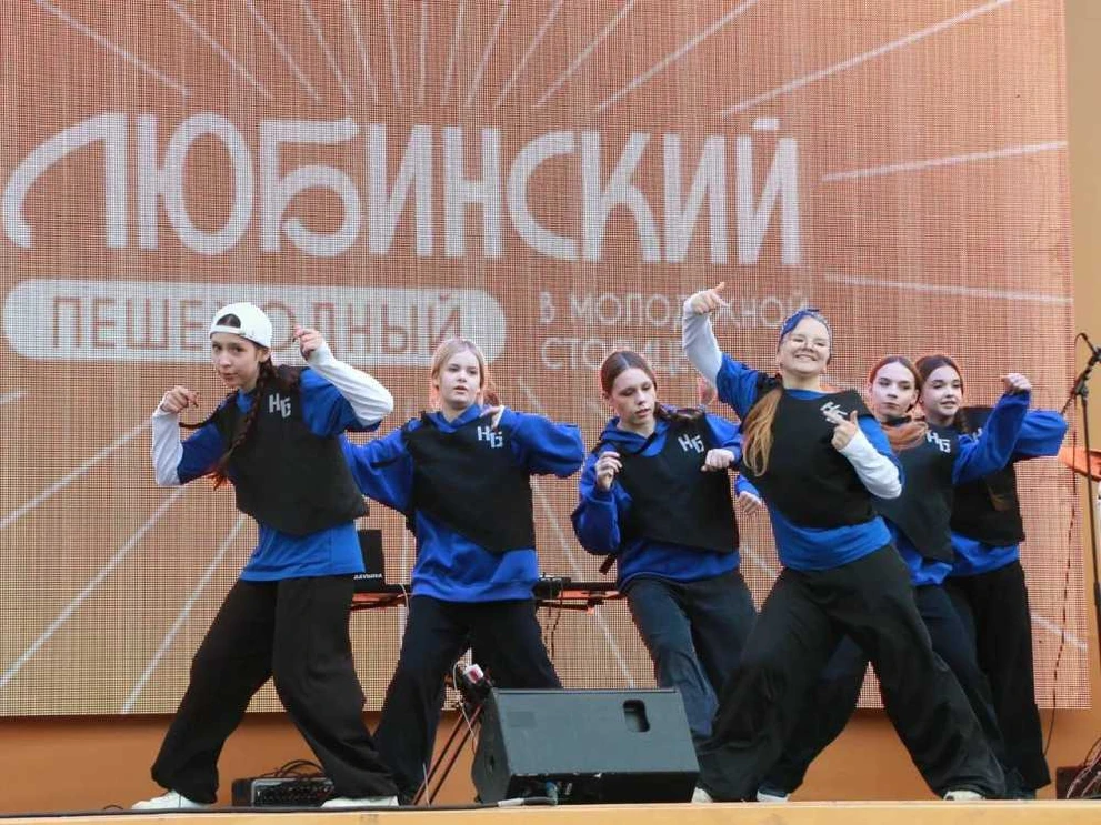 На Омской молодежной площадке выступило более 600 артистов за 4 месяца 