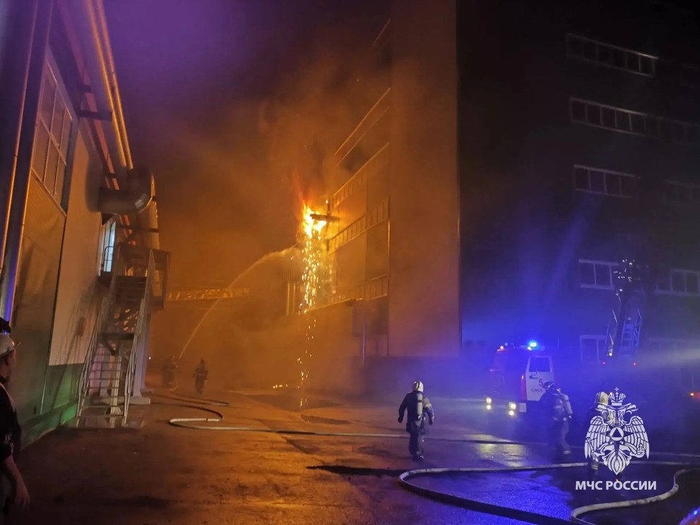 Крупный пожар на заводе в Томске прокурор поставил на контроль