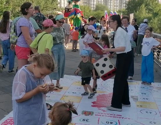 В Красноярске на ЯРких БЕРЕГАХ объявлена семейная суббота
