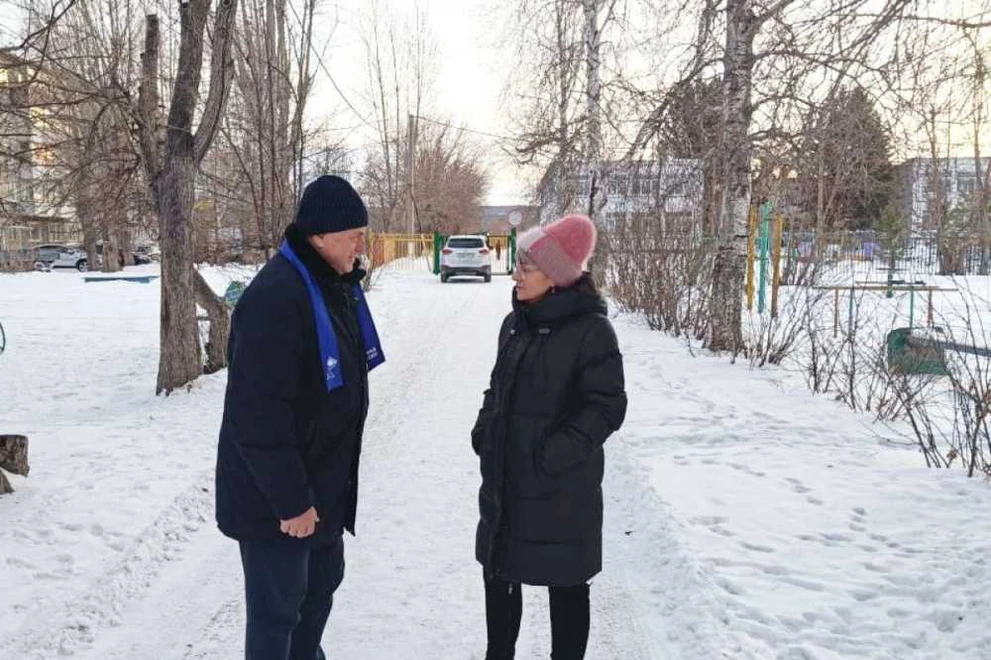 Партийцы Красноярского края проверили дороги к школе и детскому саду в Ачинске