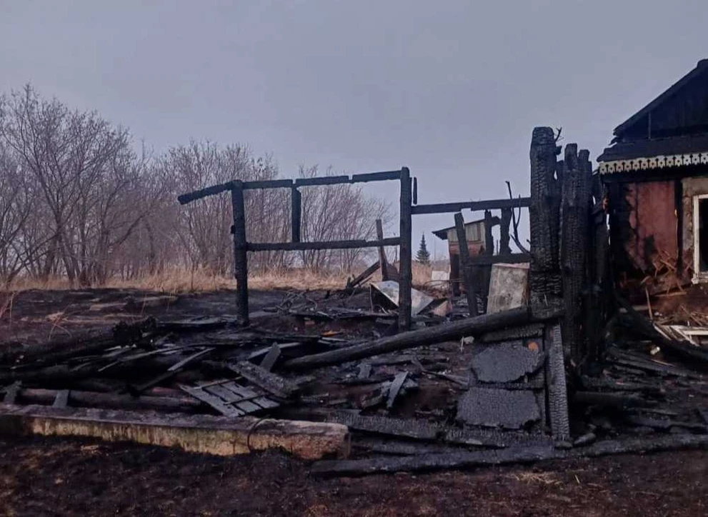 В Красноярском крае из-за неосторожных действий школьника пострадал дом