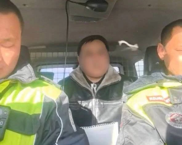 В Туве учитель получил водительские права через онлайн-обучение в Телеграмме 