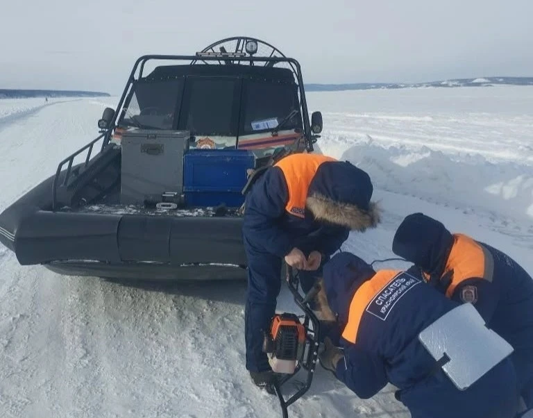 На Красноярском водохранилище обнаружен провалившейся под лёт автомобиль