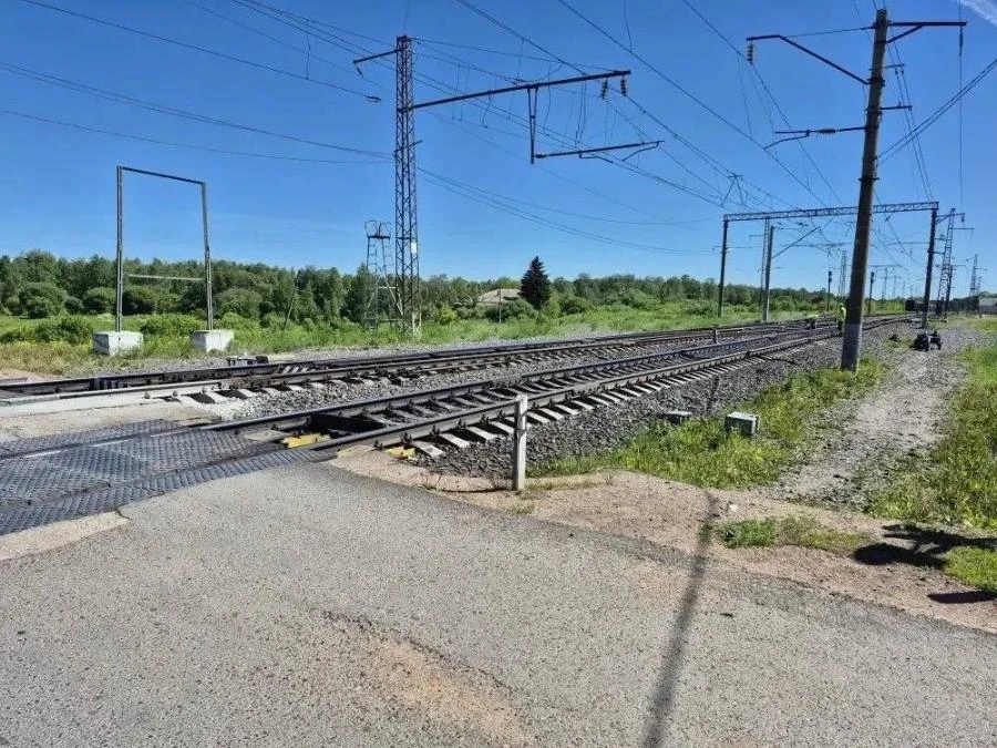 В Красноярском крае 7 летний ребёнок не заметил поезд и был травмирован