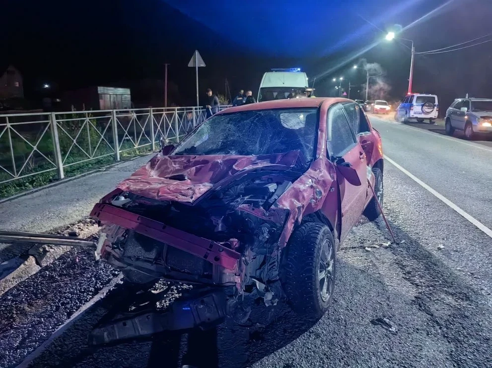 Столкновение автомобилей на Алтае привело к гибели 3 человек 