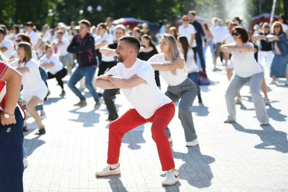 В Новосибирске идёт сезон парковой гимнастики