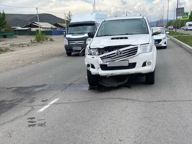 В Туве мужчина совершил смертельный наезд на бабушку с внуком