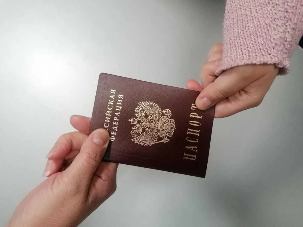 В Омской области в 2025 году получили российское гражданство более 600 человек