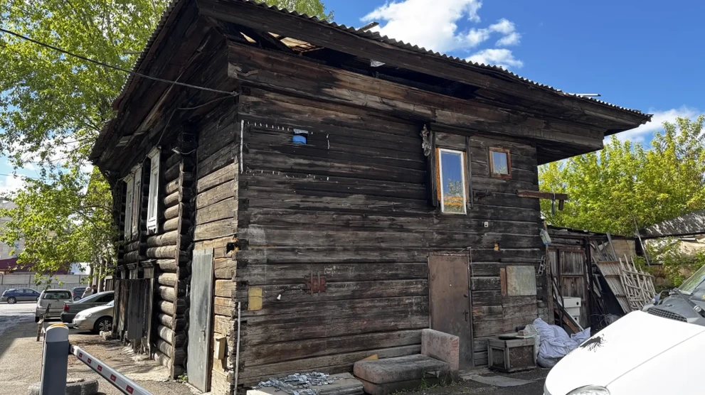 В Красноярске на улице Ленина реконструируют Дом Абалаковых