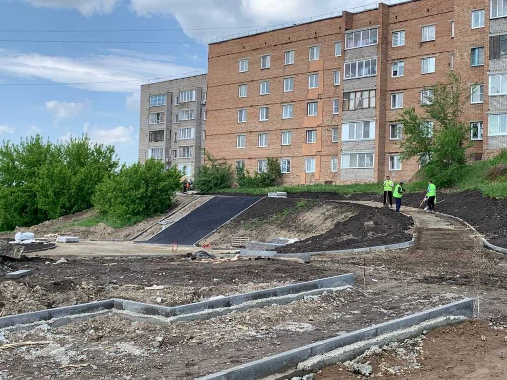 В Ленинском районе Красноярска новый сквер откроют в срок
