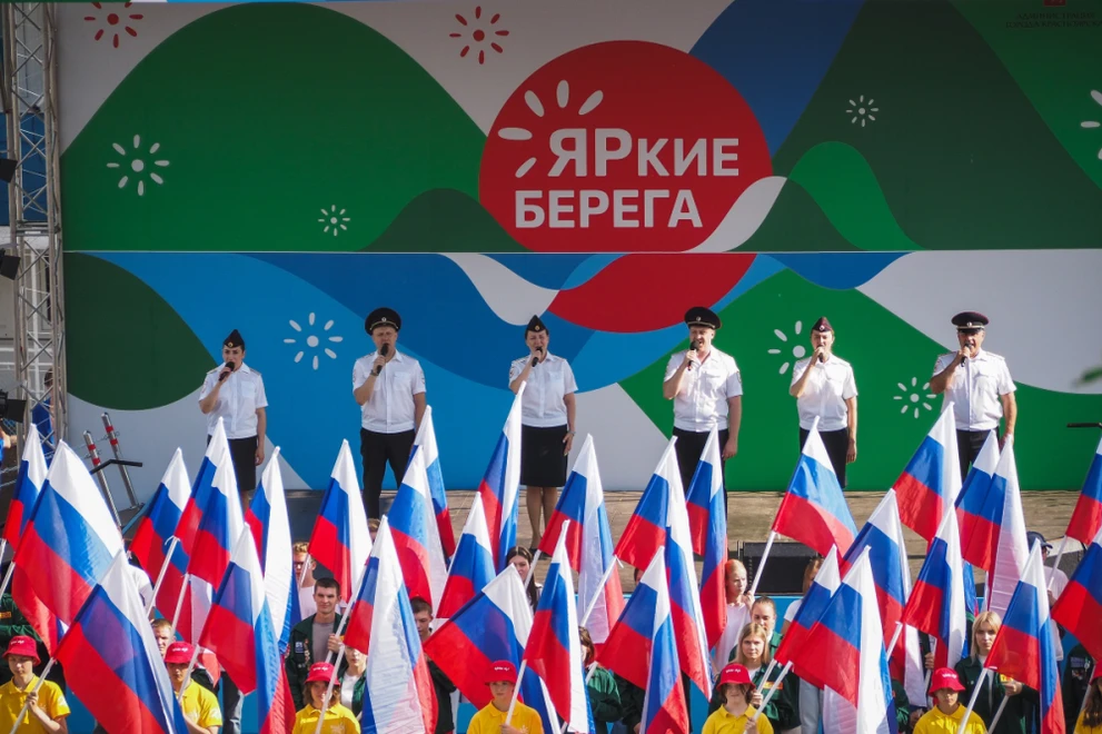 В Красноярске на ЯРких БЕРЕГАХ пройдёт концерт «Помним. Чтим. Гордимся»