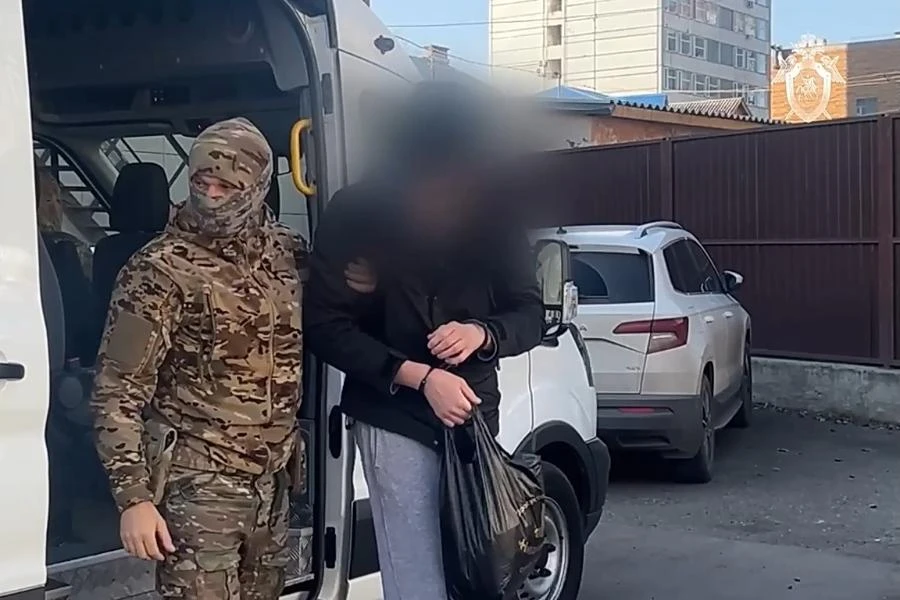 В Красноярске по материалам ФСБ задержан 17-летний юноша, подозреваемый в участии в деятельности запрещённой организации