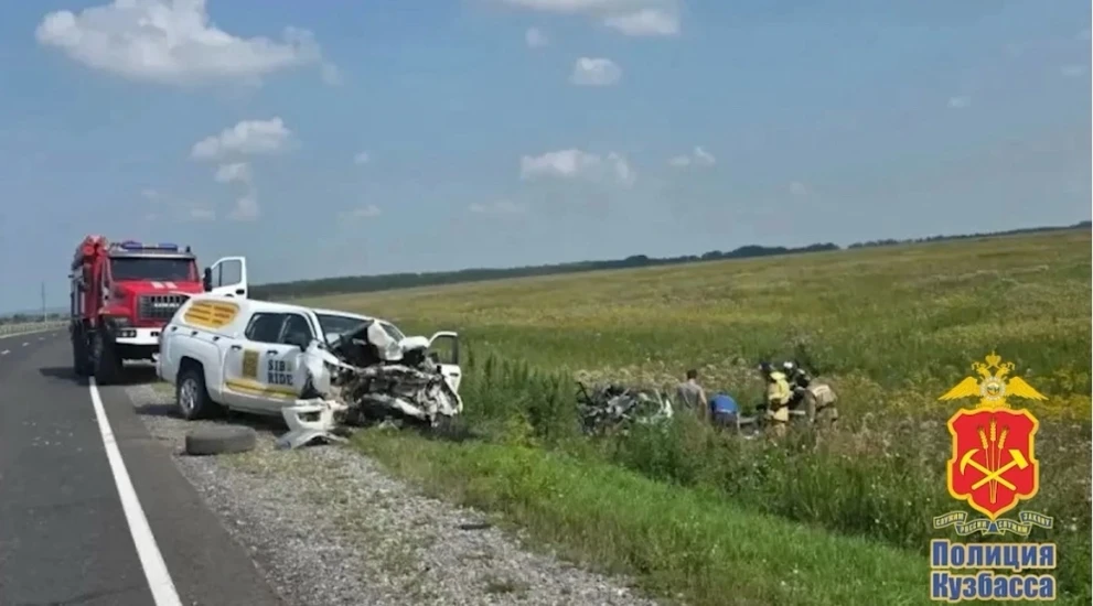 В Кузбассе в ДТП погибли три человека, пострадала девочка