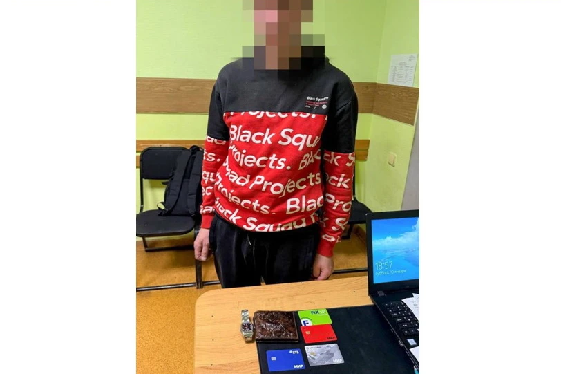 В Омске мужчина обворовал собутыльника, но забыл у него свой паспорт