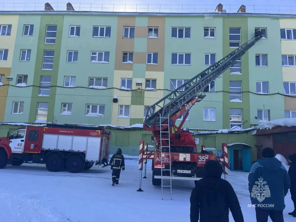На севере Красноярского края при пожаре в квартире погиб мужчина