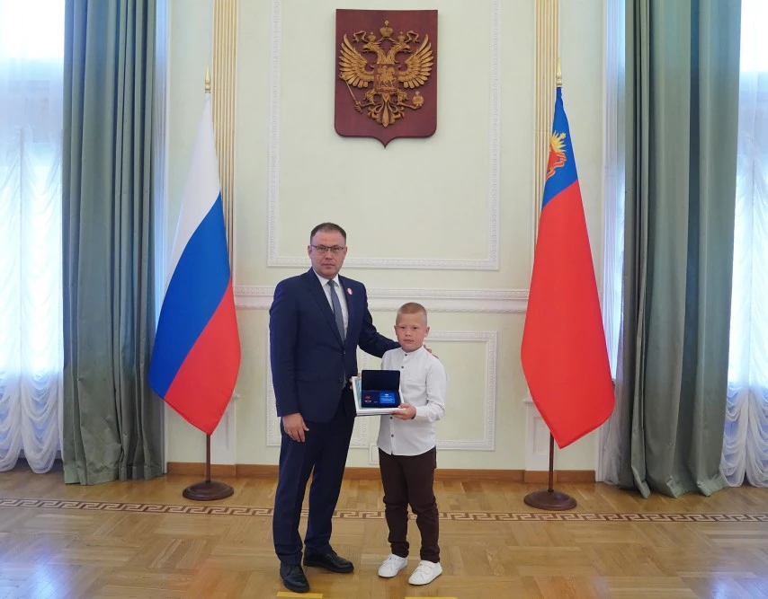 В Кузбассе наградили лучших жителей региона в преддверии Дня России