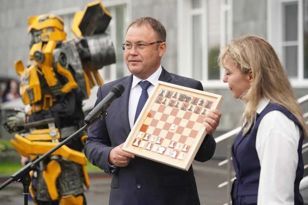 В Кемерове открыли новую школу с инновационным оборудованием 