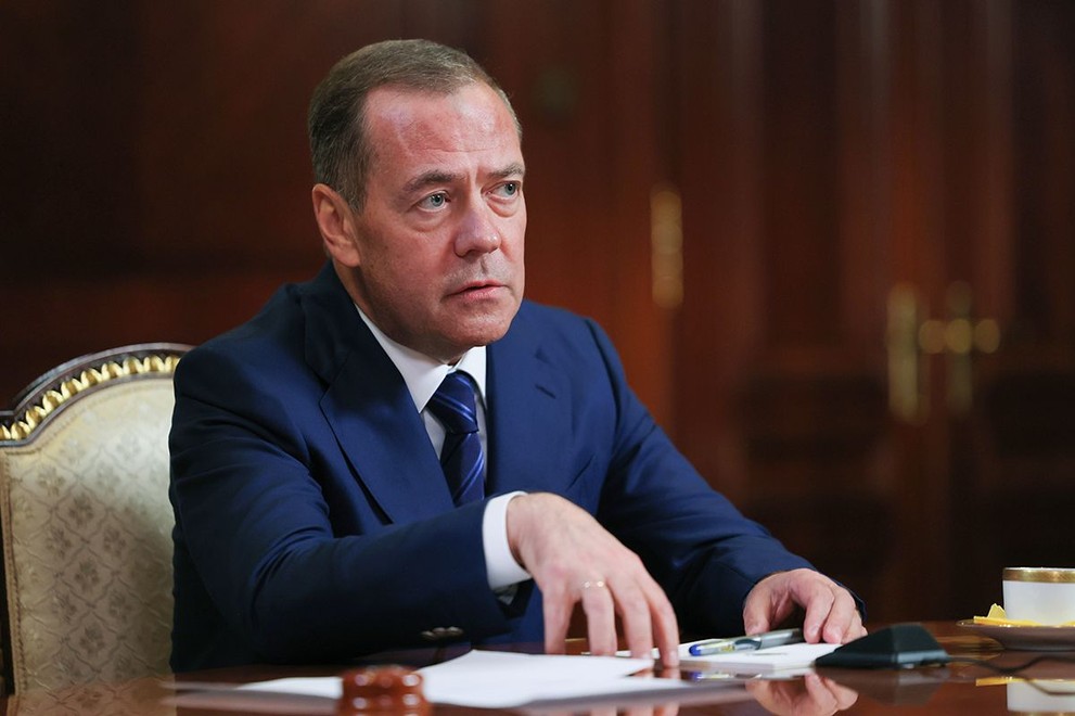 Дмитрий Медведев: Или великая держава, или никакая
