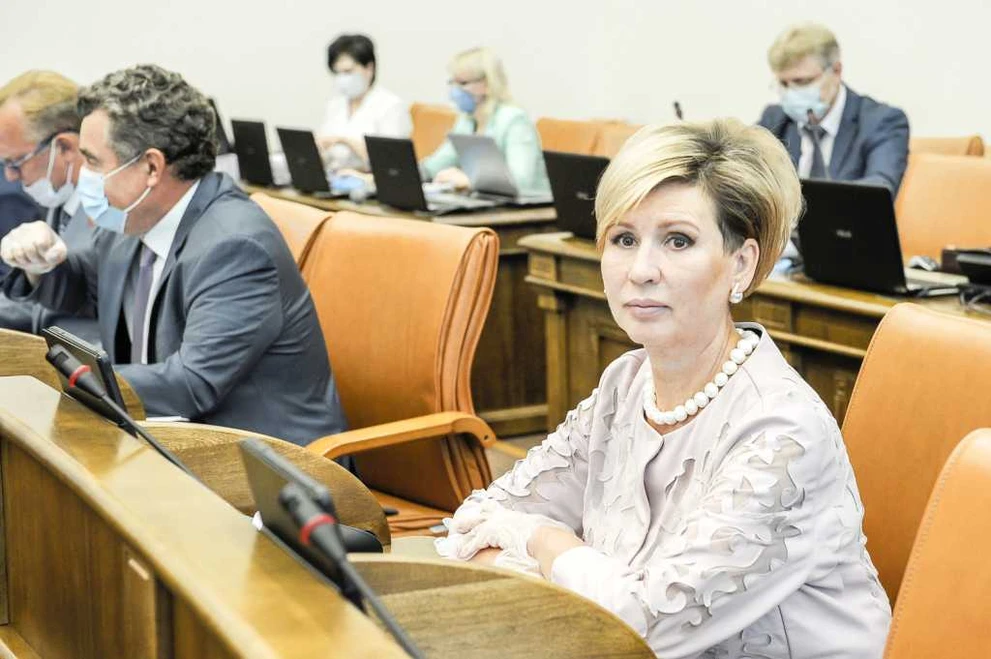 Марина Добровольская уверена, что её опыт юриста, журналиста и депутата разных созывов будет полезен комиссии 1968961640090720-05.jpg