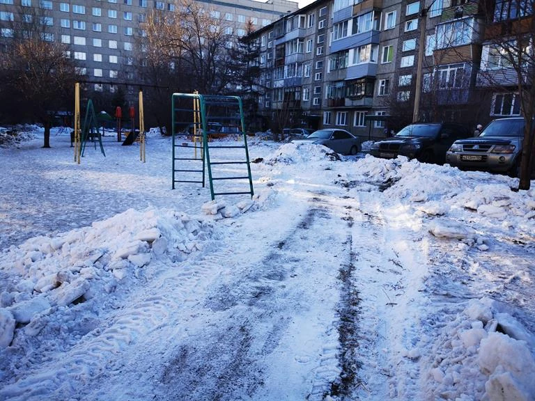 уборка дворов_проверка_ОКТ_0224 (8).jpg уборка дворов_проверка_ОКТ_0224 (8).jpg