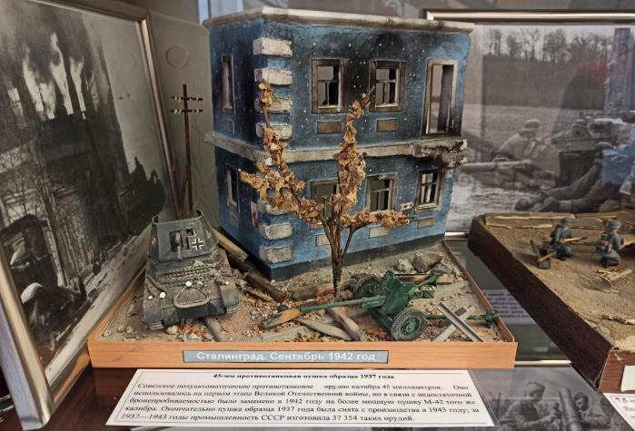 Кемеровчанин Андрей Калинкин создаёт миниатюрные диорамы, посвященные ВОВ