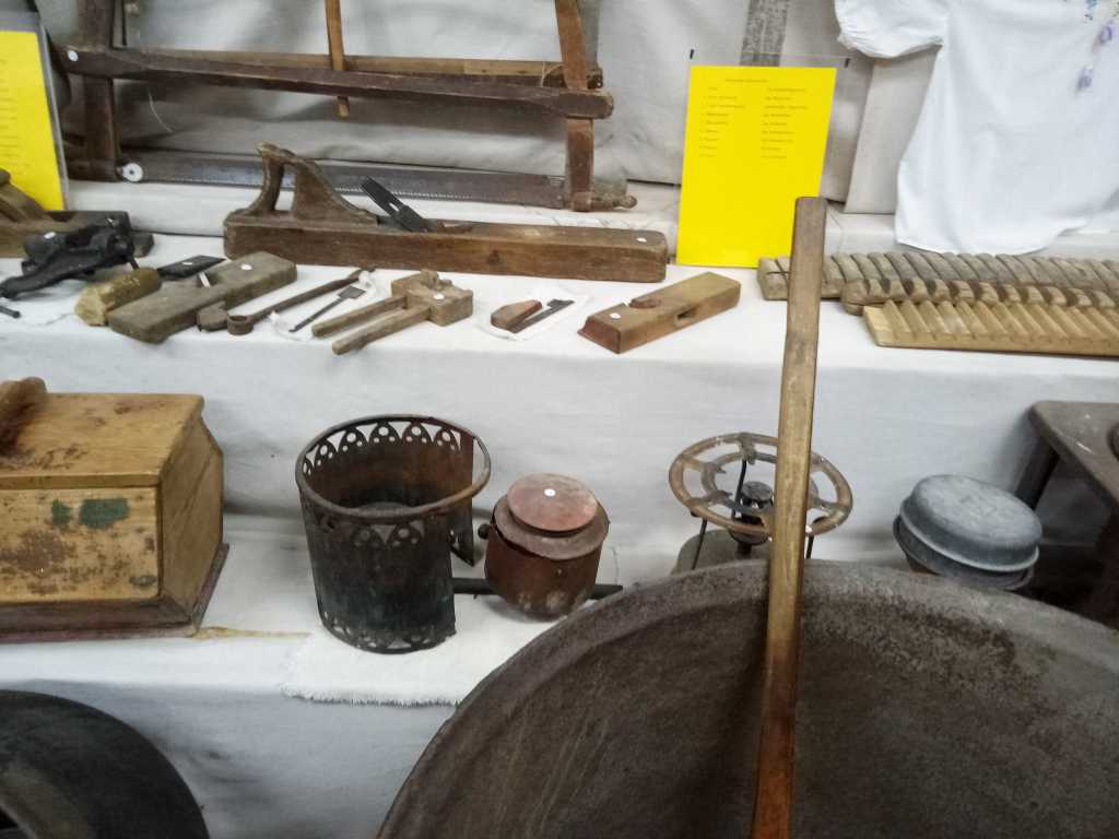 P30409-102802.jpg