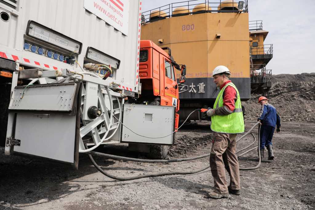 Подключение перегонного комплекса к экскаваторору занимает 1,5 часа.JPG