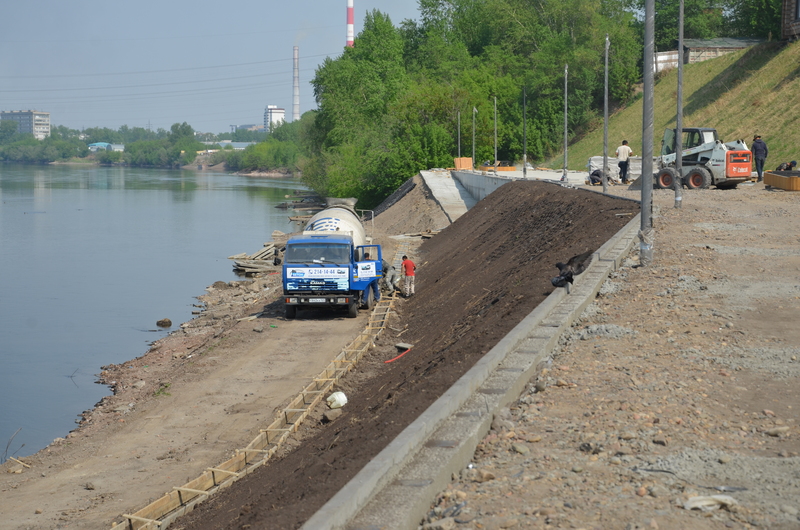 Работы на набережной.jpg