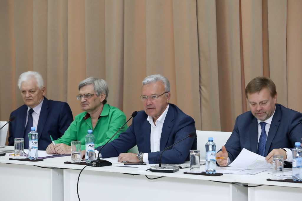 3 - АВУ и соратники - фото с официального портала Красноярского края.jpg