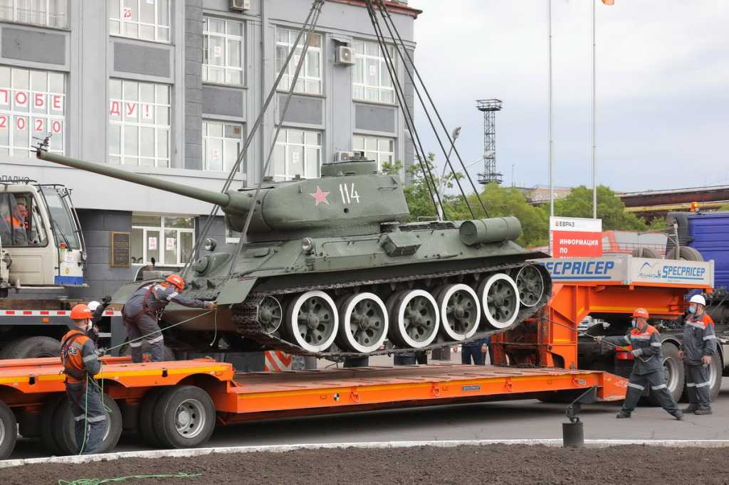 погрузка танка.jpg