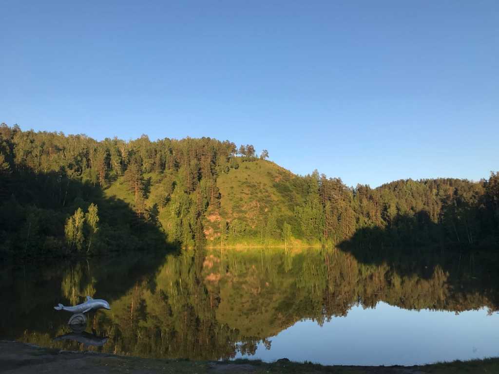 П подгорный красноярский. Озеро голубое Подгорный Красноярский край. Подгорный Красноярск озеро. Озеро Лукино Красноярск. Поселок Подгорный озеро.